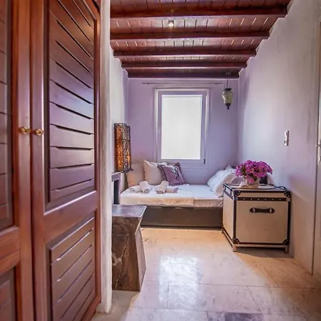 Aqualis Villa *