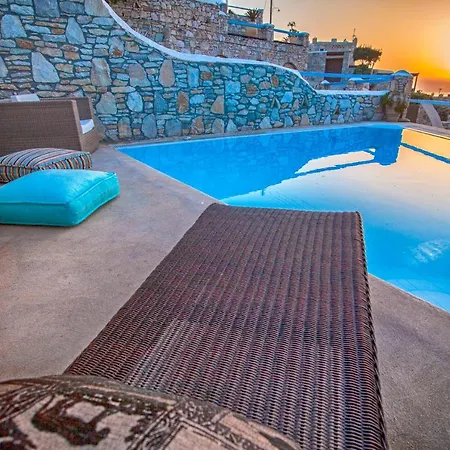 Aqualis Villa *